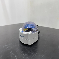 VWR Mini Centrifuge image 1